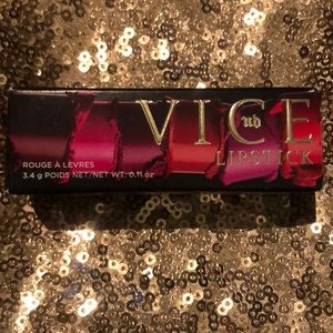 Urban Decay Lipstick ✨ bundle me!
